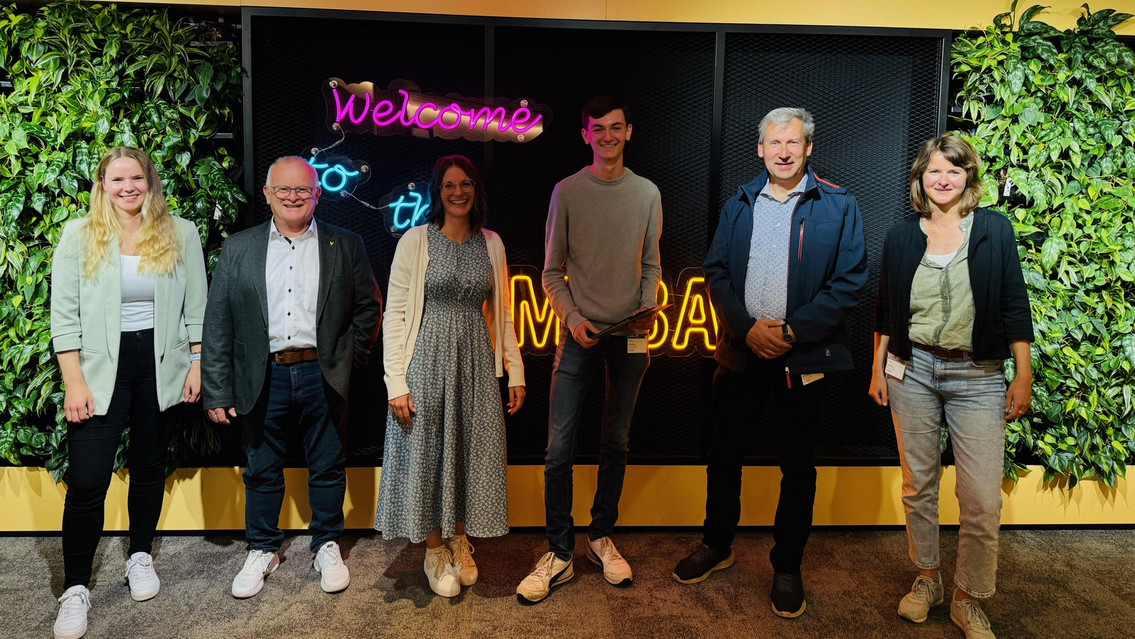 Gruppenbild bei VEGA Grieshaber mit Preisträger