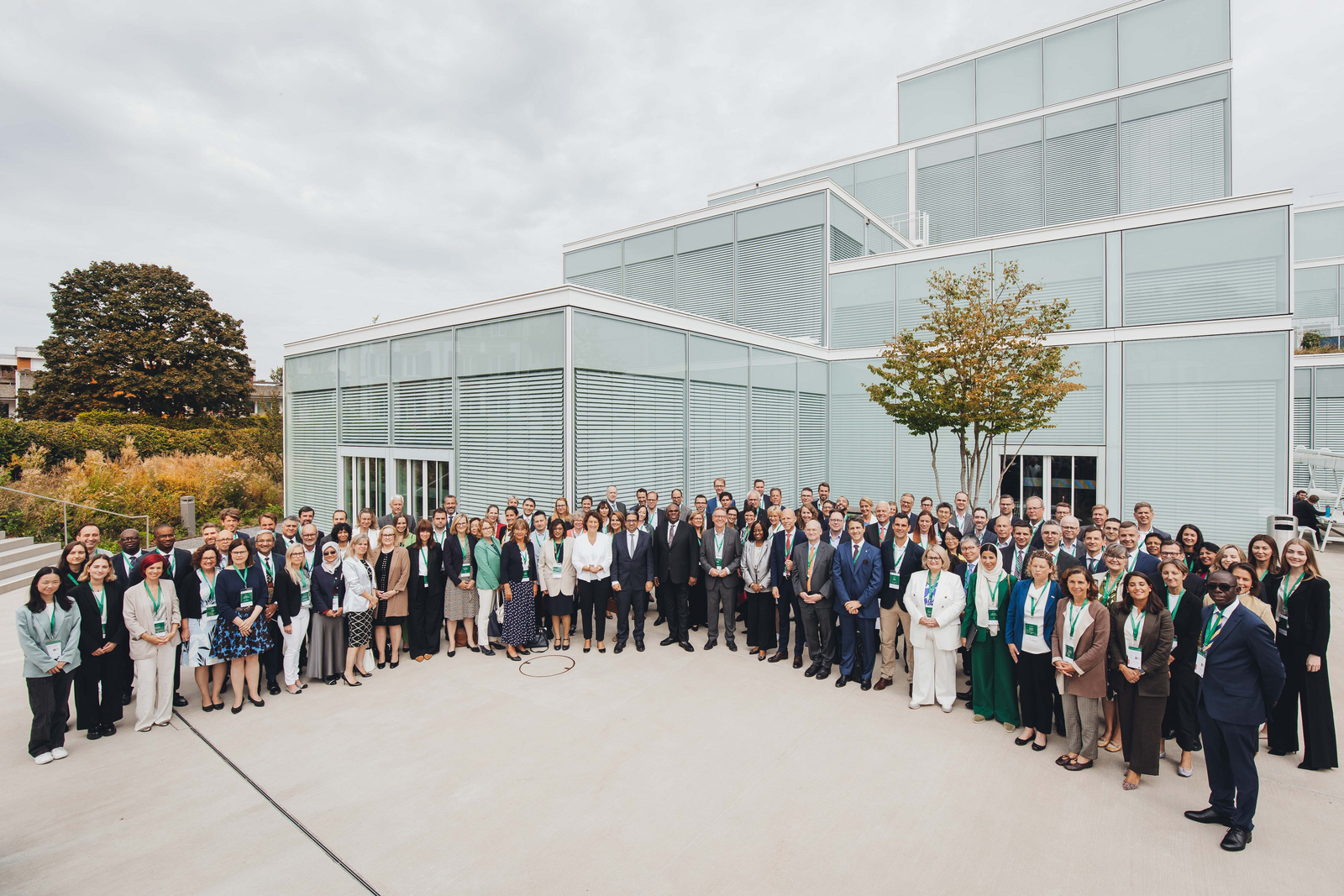 Gruppenfoto der Teilnehmenden vor dem Gebäude der Hochschule St. Gallen